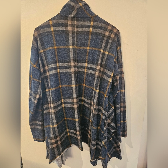 EUC DOTTY plaid open cardigan. Size Large - Picture 3 of 5